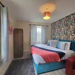 Business & Familes Three Bedrooms By Sensational Stay Short Lets & Serviced Accommodation, Aberdeen With Balcony & Free Parking