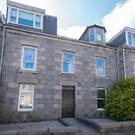 Dwellcome Home Ltd 1 Bed Apt, Half Mile To Union Street Yet Quiet, Free Parking, Fast Wifi, Ideal For Long Term Contractor, Etc Stays, Fully Equipped Kitchen, Regular Housekeeping Option - See Our Site For Assurance