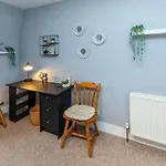Modern Aberdeen City Apartment Free Parking