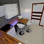 Private Room In Modern Apartment