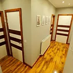Private Room In Modern Apartment