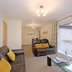 Caledonia Netherhills Apartment