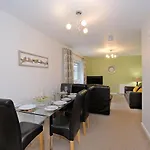 Caledonia Netherhills Apartment