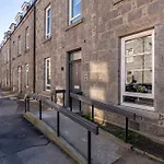 * City Centre * Unique Space *