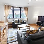 Thistle Apartments - Rose Apartment