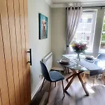 Room On Rose Street