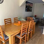Stunning Cozy Three Bedroom House Near Ari