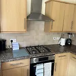 Stunning Cozy Three Bedroom House Near Ari