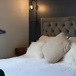Central-1Bed Flat