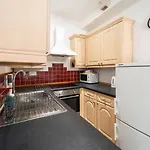 Charles Apartment