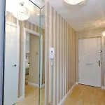 Fonthill Apartment - Central, Free Parking Off Street