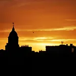 Modern & Cosy Apartment In The Heart Of The Historic Old Town Of Aberdeen, Free Wifi, Free Parking