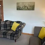 Bright Modern 2 Bedroom Apartment Free Parking And Wi-Fi
