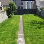 Cosy Modern 2 Bed Garden View Appartment, Parking, Tv Wifi