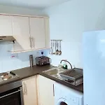 Working Professionals In Aberdeen