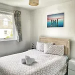 2 Bed, Central, Free Parking By Lains Lettings