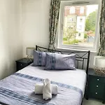 2 Bed, Central, Free Parking By Lains Lettings