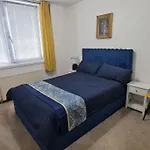 Number 63 Cosy 2 Bedroom Ground Floor Flat And Free Parking Outside Lez