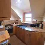 Neat & Comfortable 1 Bedroom Spring Garden Flat