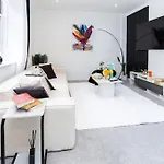 Jays Apartment II