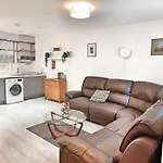 Lains Lettings - Woodend, Lang Stracht Holiday Home