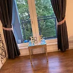 3 Bed Professional Suite For Long Term