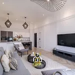 Bastille Stay - Sja Stays - Luxury 2 Bed Apartment