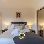 Merkland Stay - Sja Stays - Modern 2 Bed Apartment