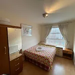 Workers 3 Bedroom Beach Boulevard Apt