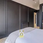 Bastille Stay - Sja Stays - Luxury 2 Bed Apartment