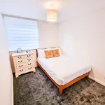 South College 2 Bedroom Apartment - Aberdeen - Free Parking