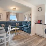Golf Road Apartment - Grampian Lettings