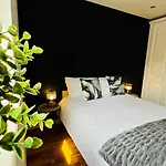 Modern 2 Bedroom Gf - Aberdeen City Centre - Private Car Park
