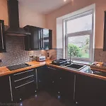 Stylish And Spacious Two Bed In Aberdeen\'S West End