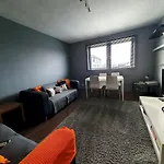 2 Bedroom, Free Parking & Netflix Near Hospitals