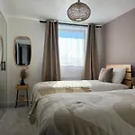 Riverside Apartments - Free Parking