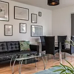 Queens Crescent - Stylish Retreat And Tranquil