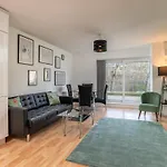 Queens Crescent - Stylish Retreat And Tranquil