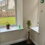 Junique Modern Ground Floor Apartment - 2 Bedrooms