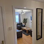 Spacious Modern 2-Br Apartment In Aberdeen City Centre