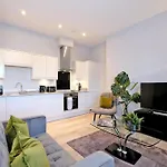 Modern City Centre Apartment In Aberdeen