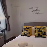 Mode Apartments