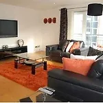 Shaw Crescent