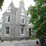 Apl Apartments