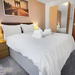 Thistle Apartments-City View Apartment