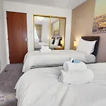 Thistle Apartments-City View Apartment