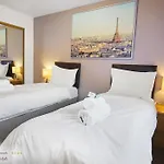 Thistle Apartments-City View Apartment