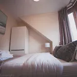 Bright & Airy Two Bed Set In Granite