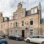 West Mount Apartments