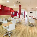 Travelodge Aberdeen Central Justice Mill Lane